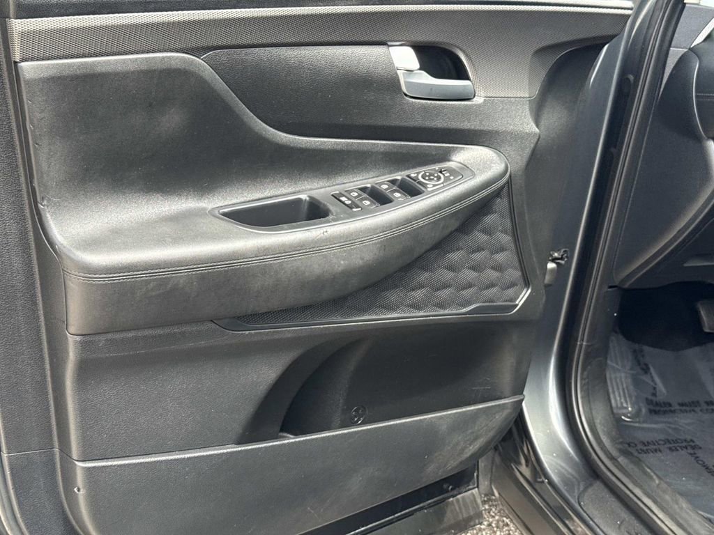 Used 2020 Hyundai Santa Fe SEL image 17