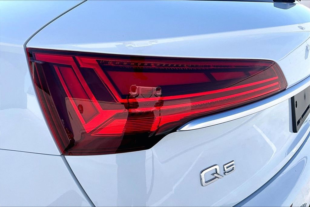 Used 2021 Audi Q5 Prestige w/ Prestige Package image 23