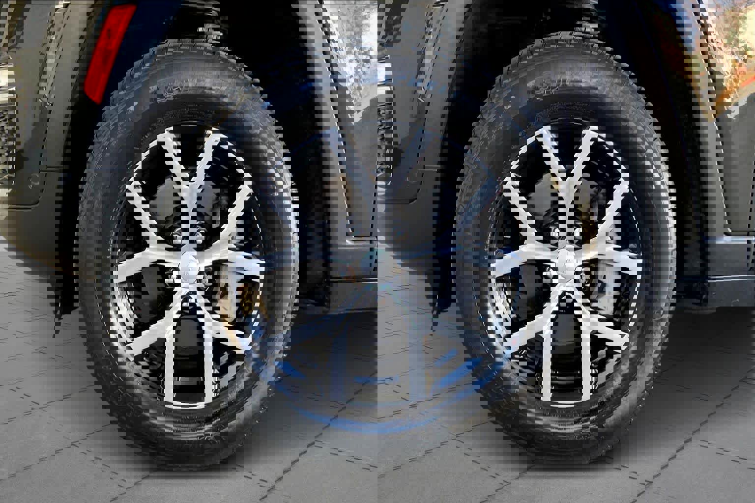 Used 2023 Jeep Grand Cherokee Limited w/ Luxury Tech Group II image 10