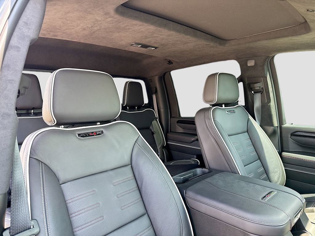 Used 2025 GMC Sierra 2500 AT4X image 27