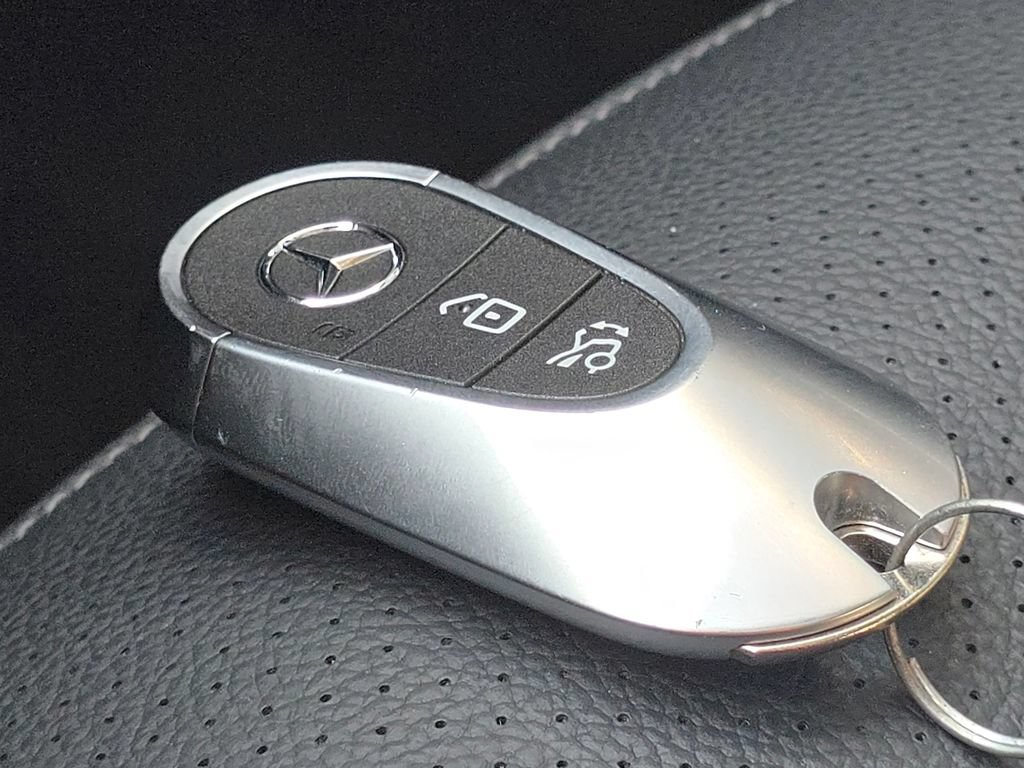 Used 2025 Mercedes-Benz C 300 4MATIC Sedan image 37