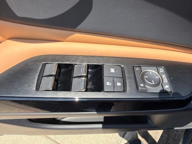 Used 2025 Lexus ES 300h F Sport w/ Accessory Package (Z1) FWD image 29