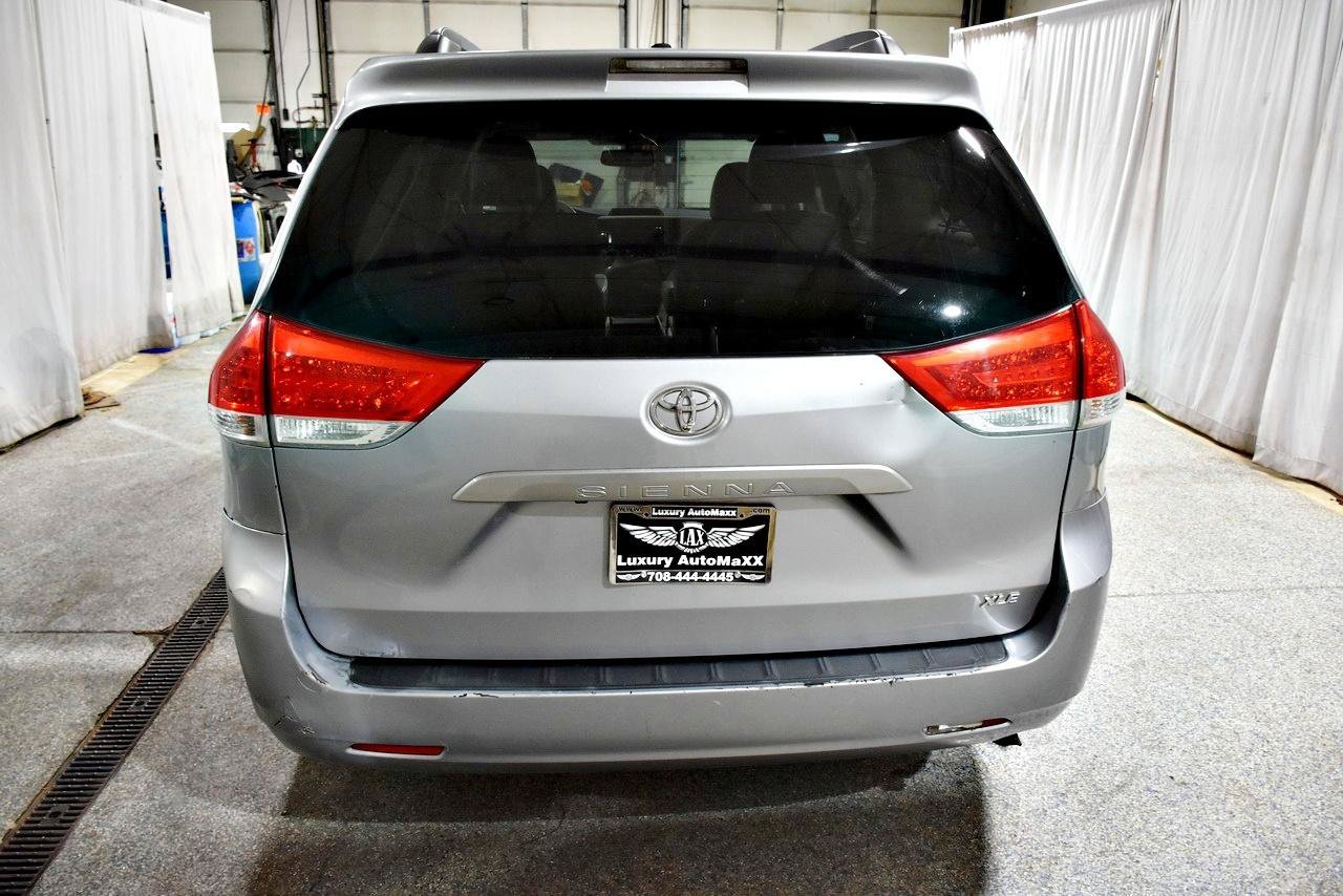 Used 2012 Toyota Sienna XLE FWD image 5