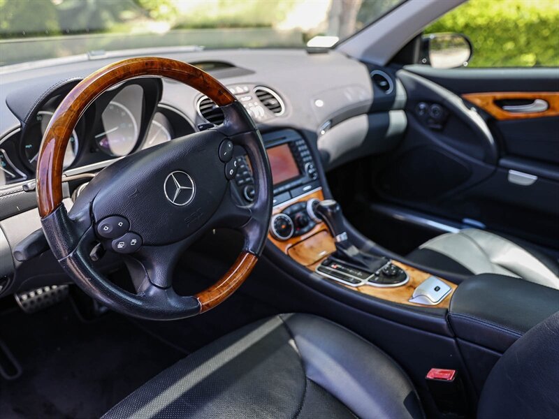Used 2008 Mercedes-Benz SL 550 w/ AMG Sport Pkg image 19