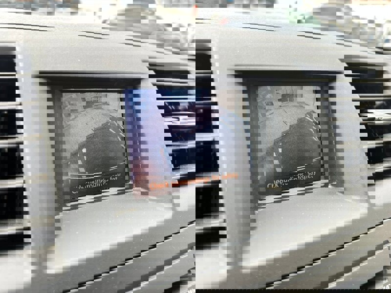 Used 2011 Toyota Highlander SE image 38