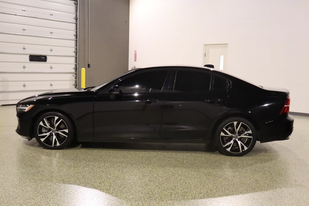 Used 2020 Volvo S60 T5 Momentum FWD image 5