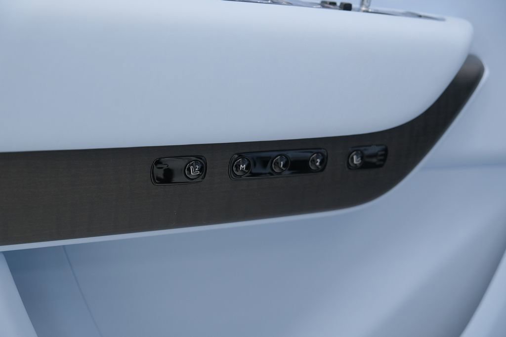 Used 2026 Rolls-Royce Cullinan image 64
