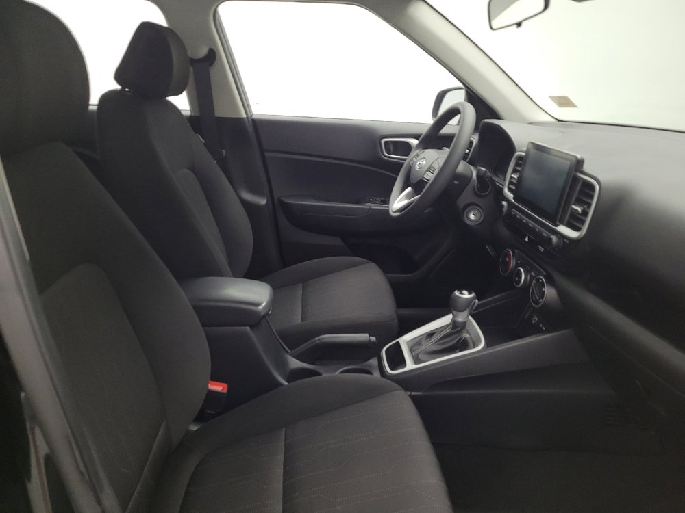 Used 2025 Hyundai Venue SE FWD image 21