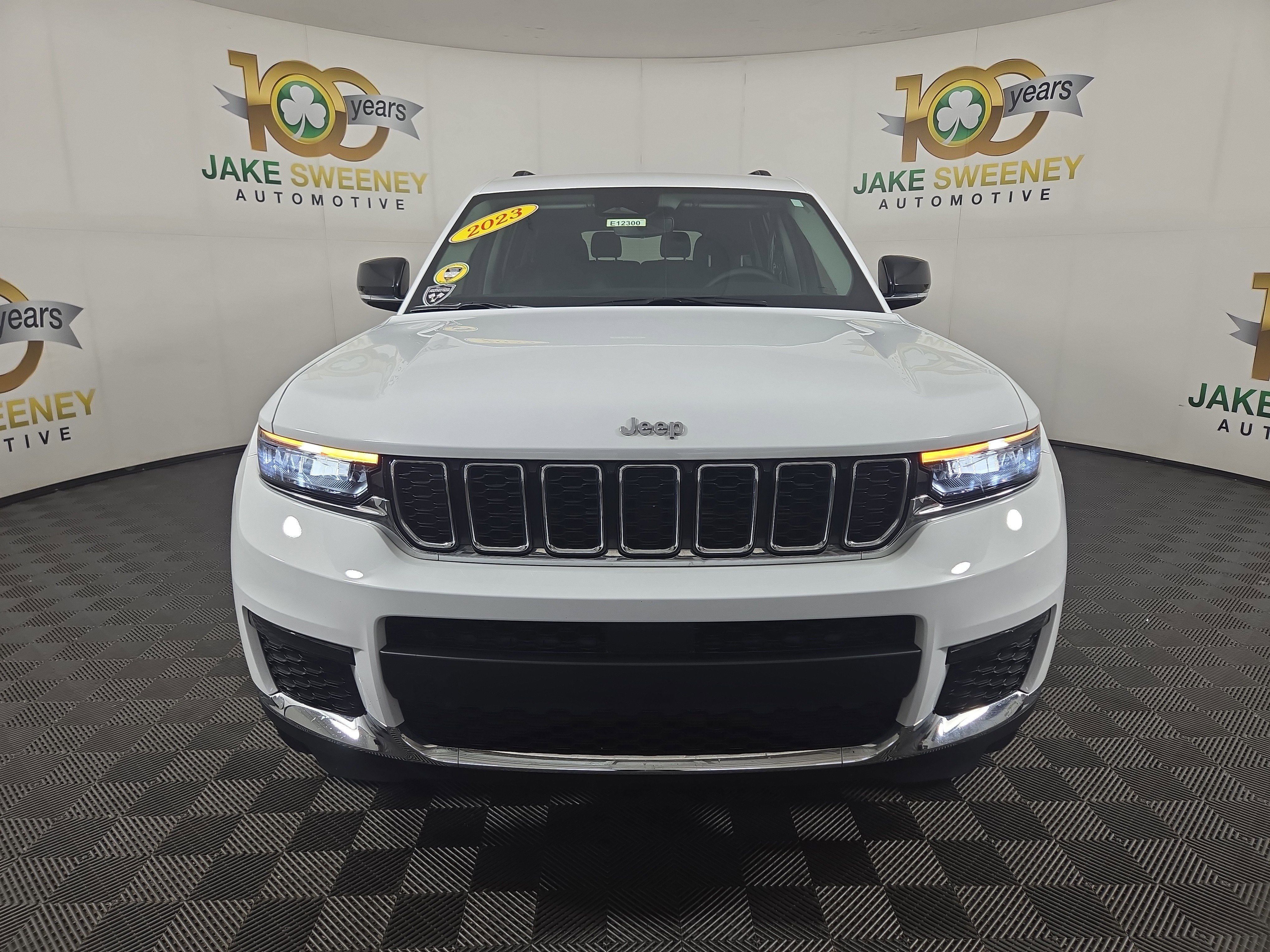 Used 2023 Jeep Grand Cherokee L Limited image 3