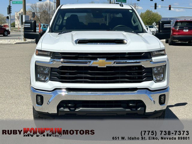 Used 2025 Chevrolet Silverado 2500 LT AWD/4WD image 2