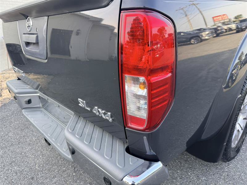 Used 2013 Nissan Frontier SL w/ Moonroof Pkg AWD/4WD image 12