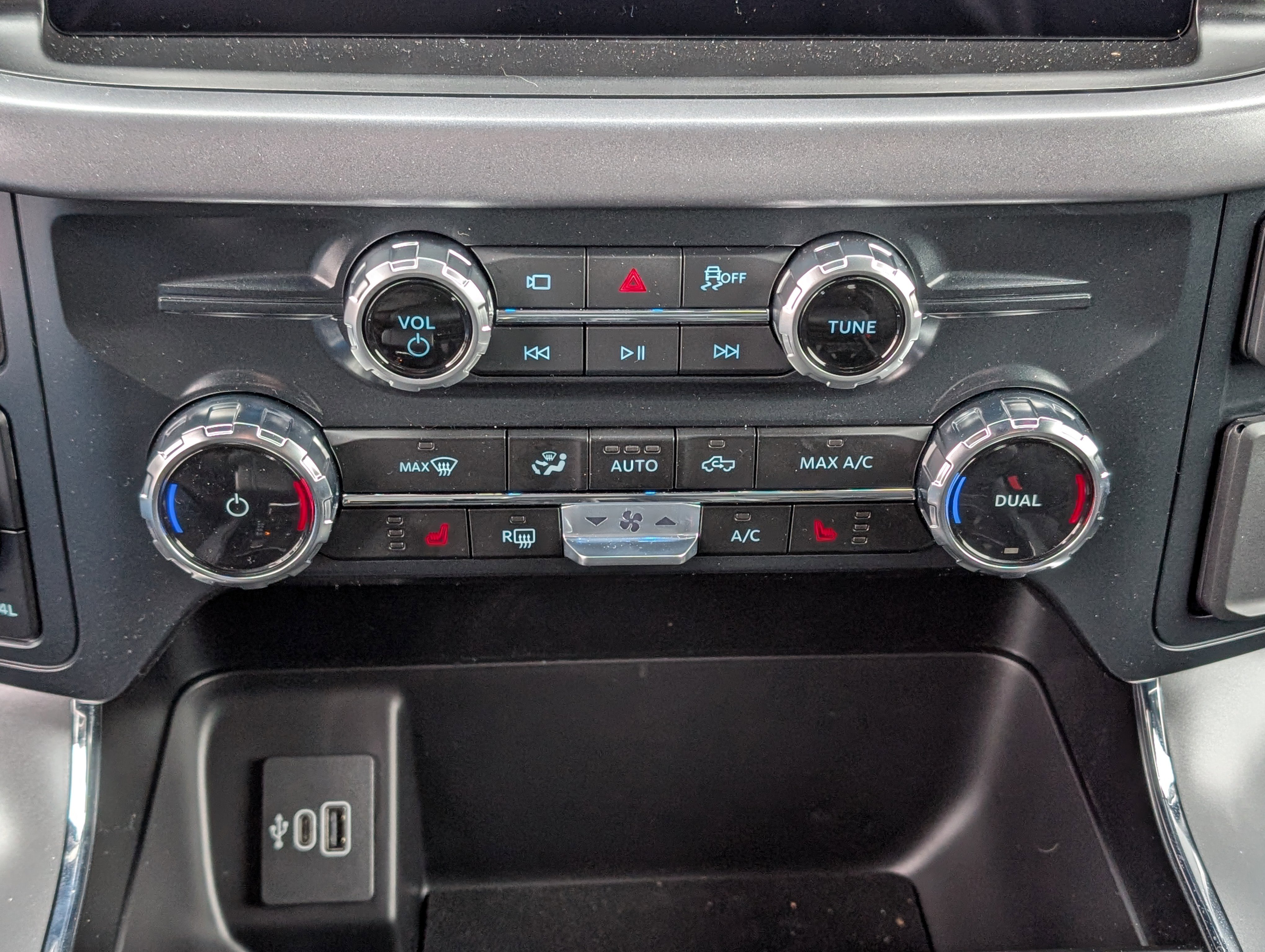 New 2025 Ford F150 XLT w/ Equipment Group 302A MID image 25