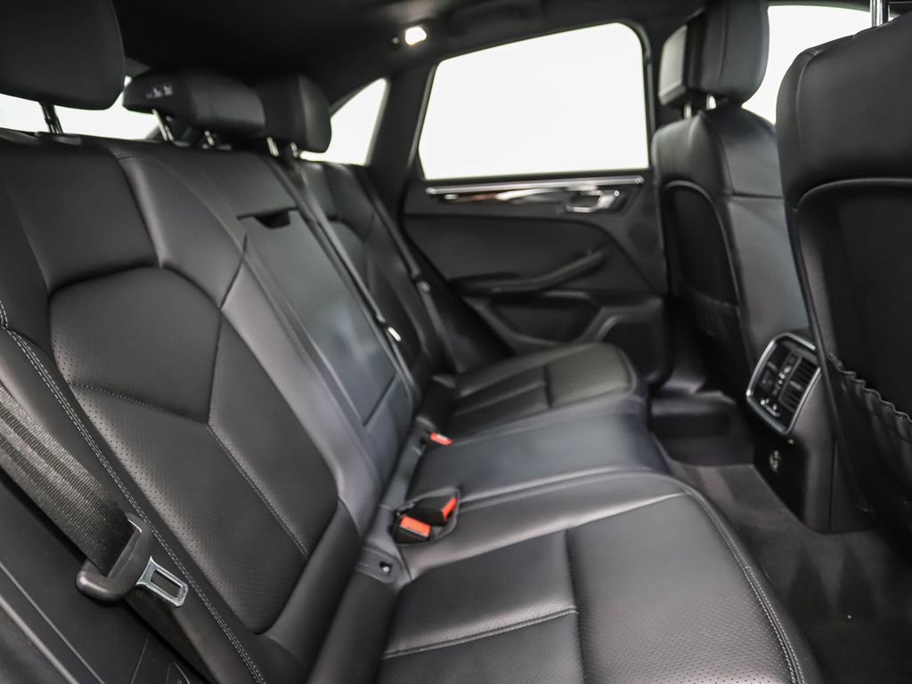 Used 2023 Porsche Macan image 25