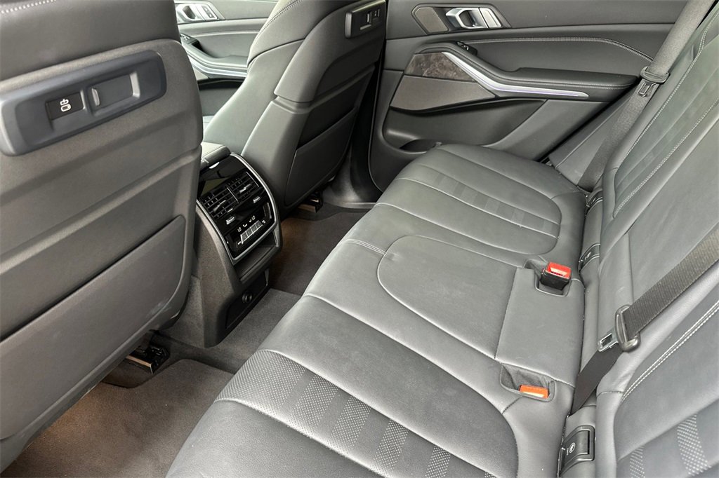 Used 2021 BMW X5 sDrive40i w/ M Sport Package image 14