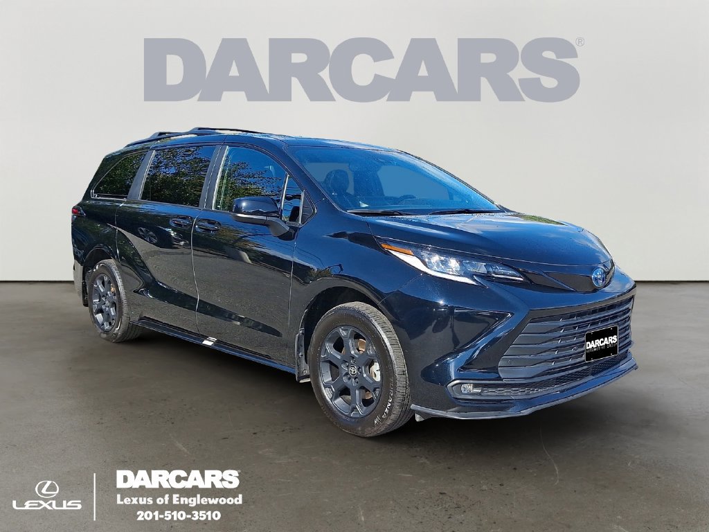 Used 2025 Toyota Sienna XLE Woodland Edition