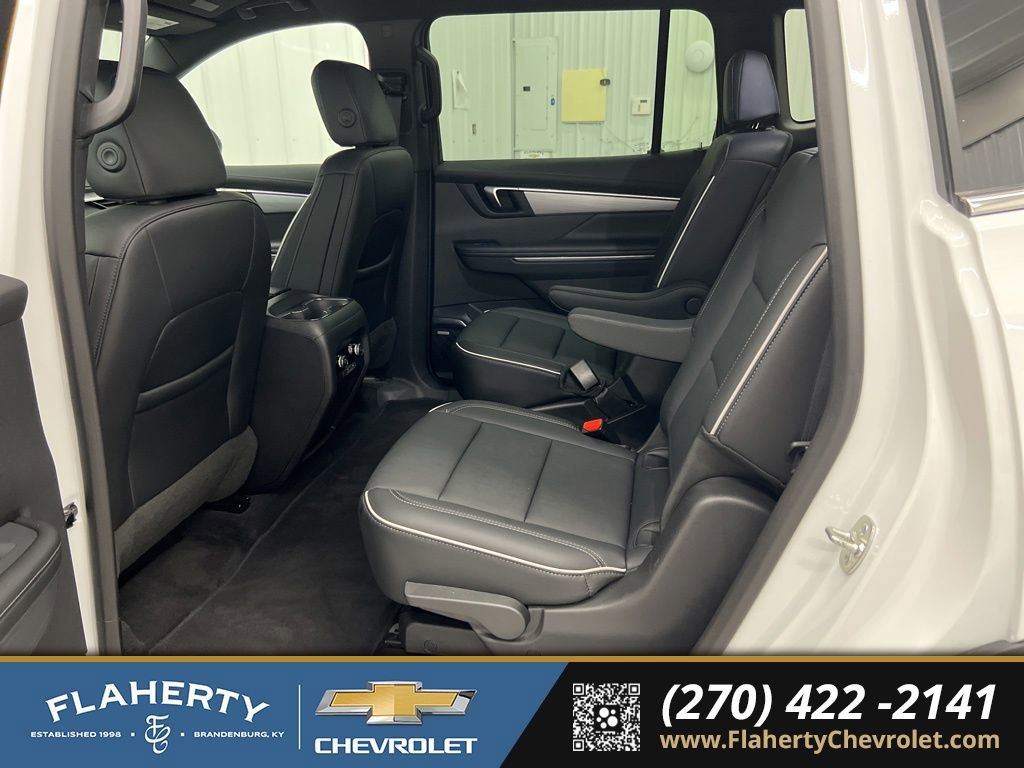 Used 2025 Buick Enclave Preferred AWD/4WD image 11