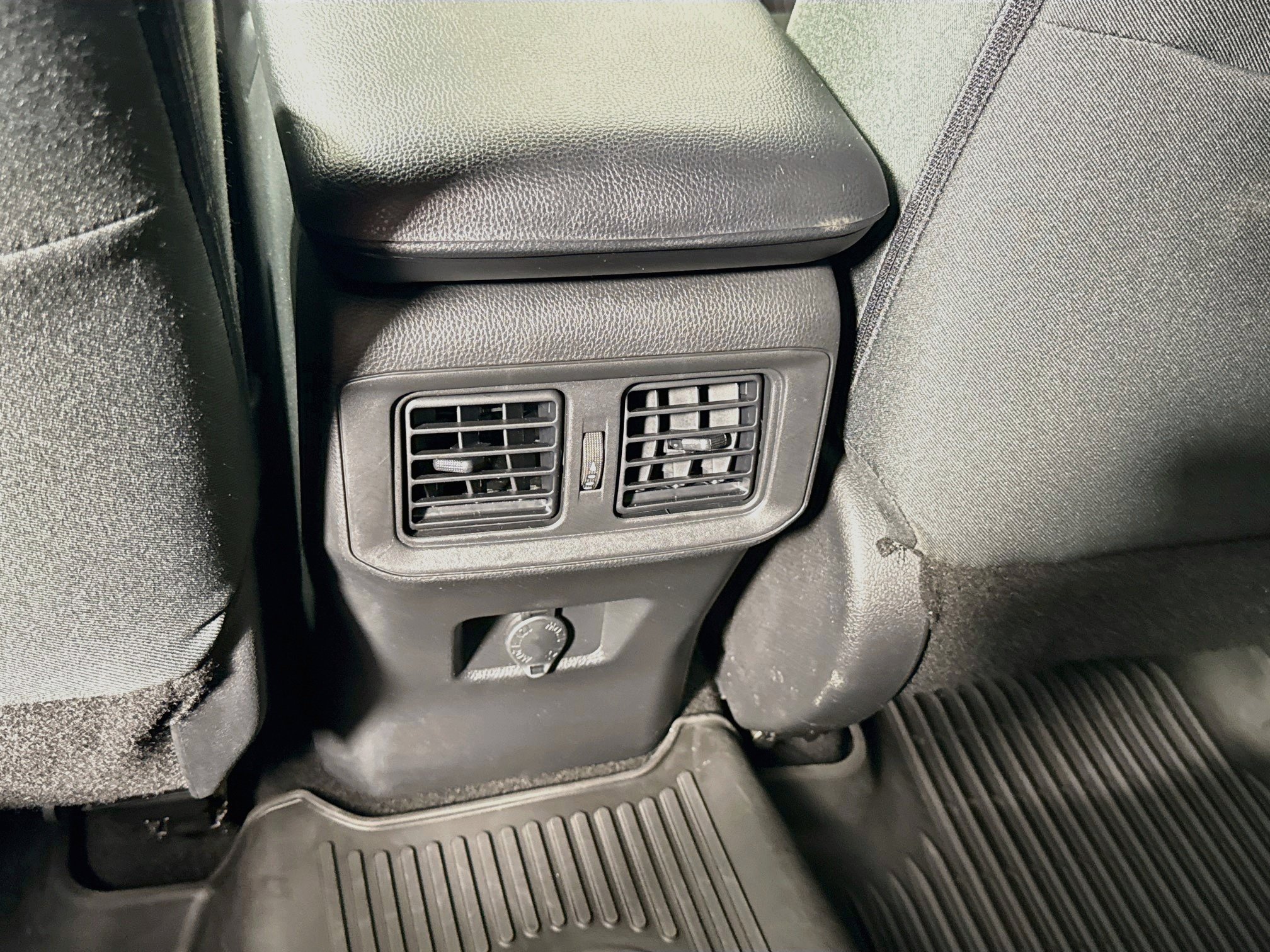 Used 2022 Toyota RAV4 LE AWD/4WD image 23