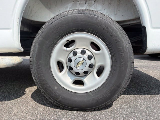 Used 2025 Chevrolet Express 2500 w/ Driver Convenience Package RWD image 19