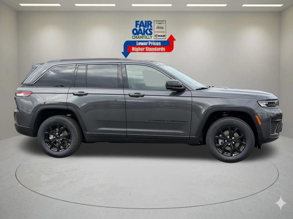 New 2026 Jeep Grand Cherokee Altitude AWD/4WD image 4