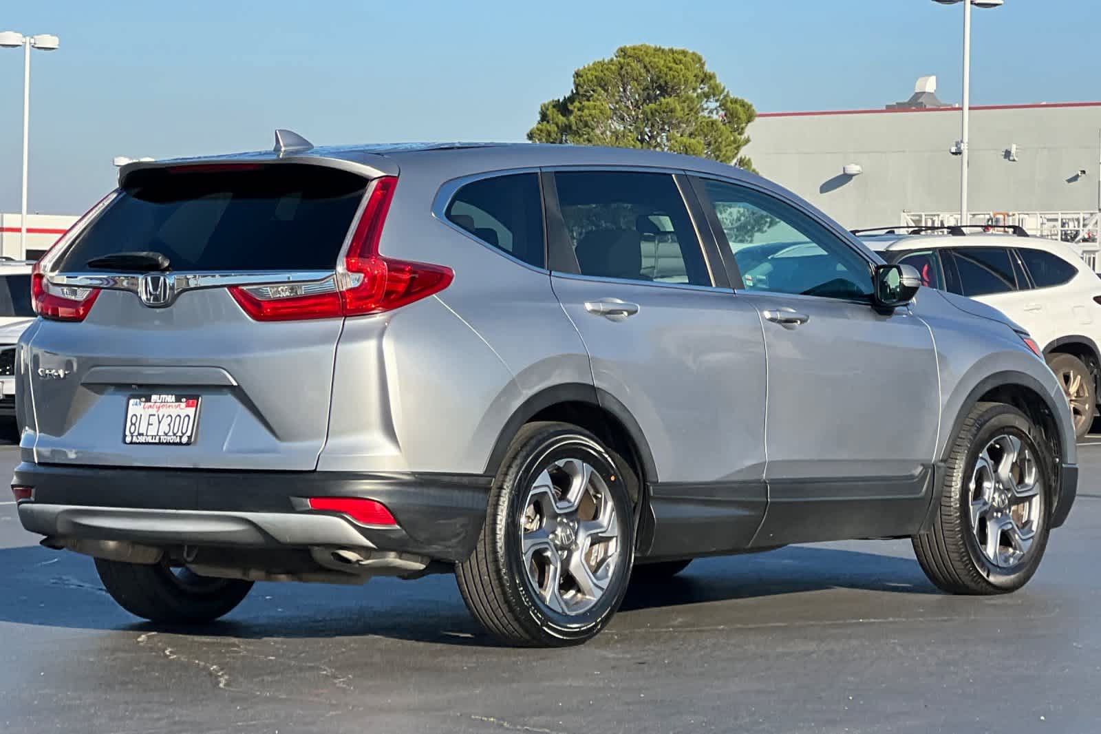Used 2018 Honda CR-V EX-L image 2