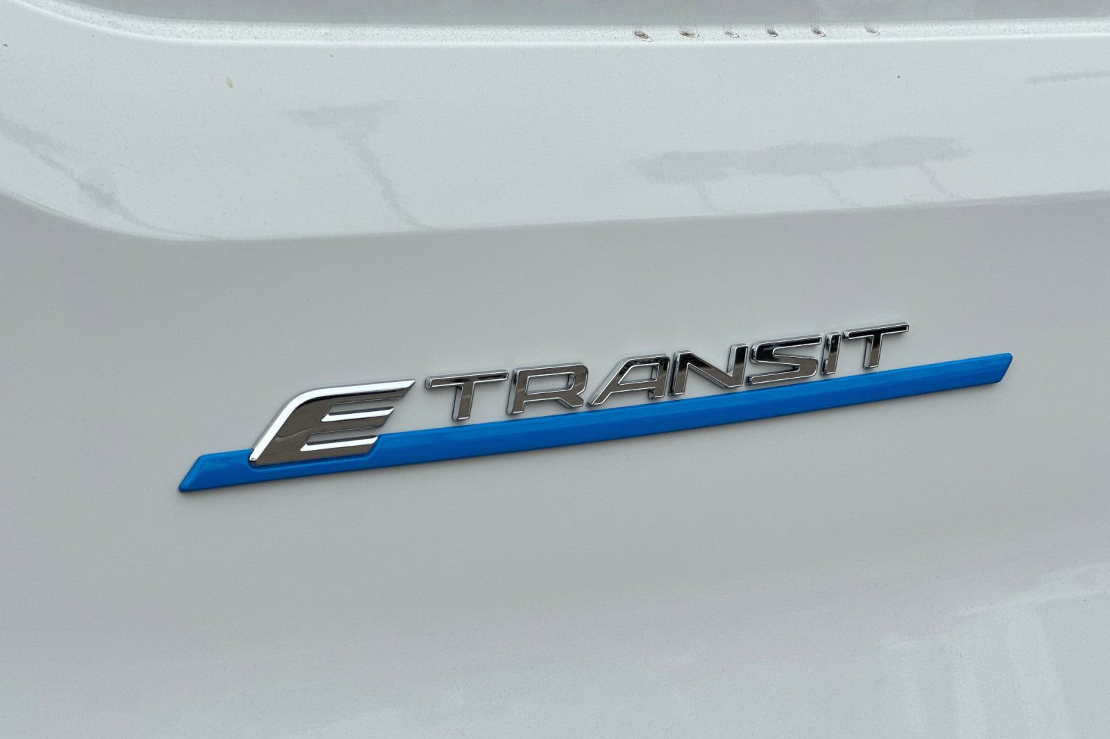 New 2025 Ford E-Transit 148 Medium Roof image 6