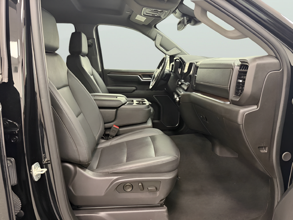 Used 2025 GMC Sierra 1500 SLT AWD/4WD image 10