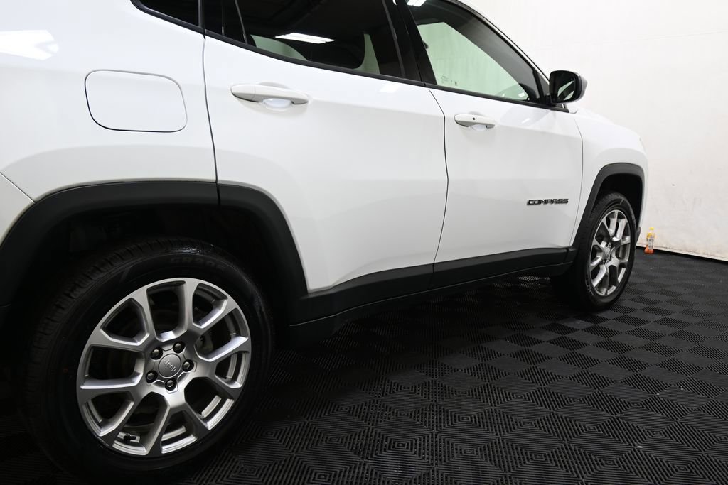 Used 2023 Jeep Compass Latitude image 20