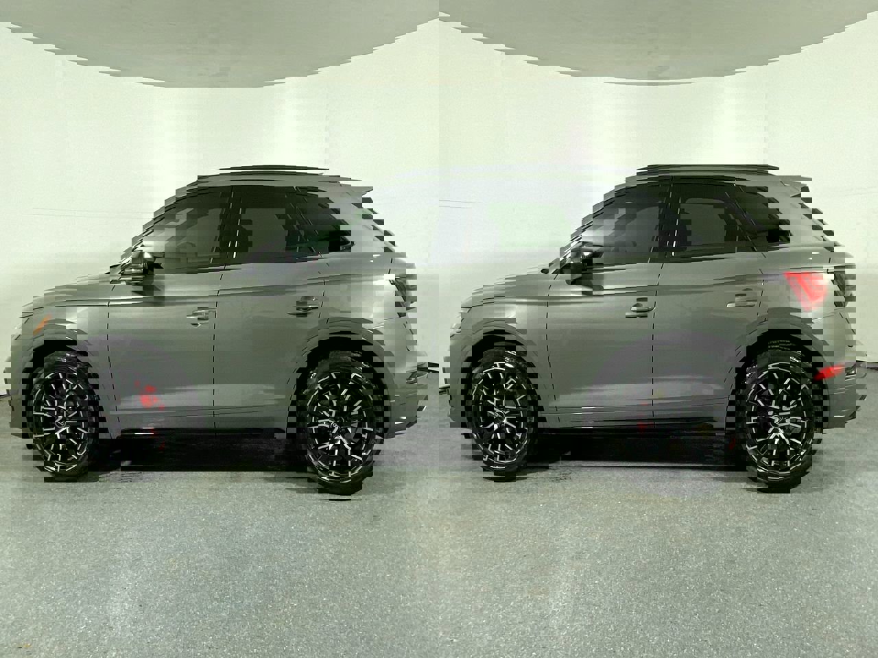 Certified 2023 Audi SQ5 Premium Plus w/ Premium Plus Package image 2