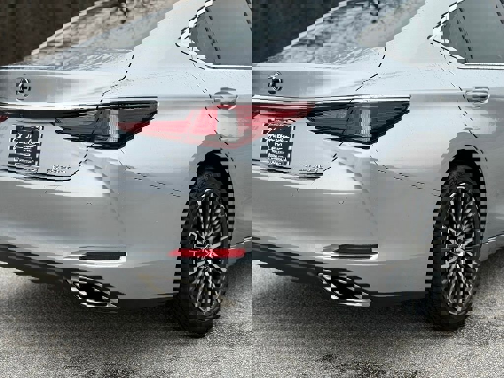 Used 2022 Lexus ES 350 w/ Premium Package image 15