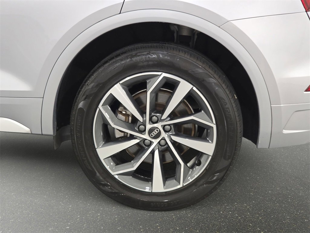 Used 2023 Audi Q5 2.0T Premium w/ Convenience Package image 31