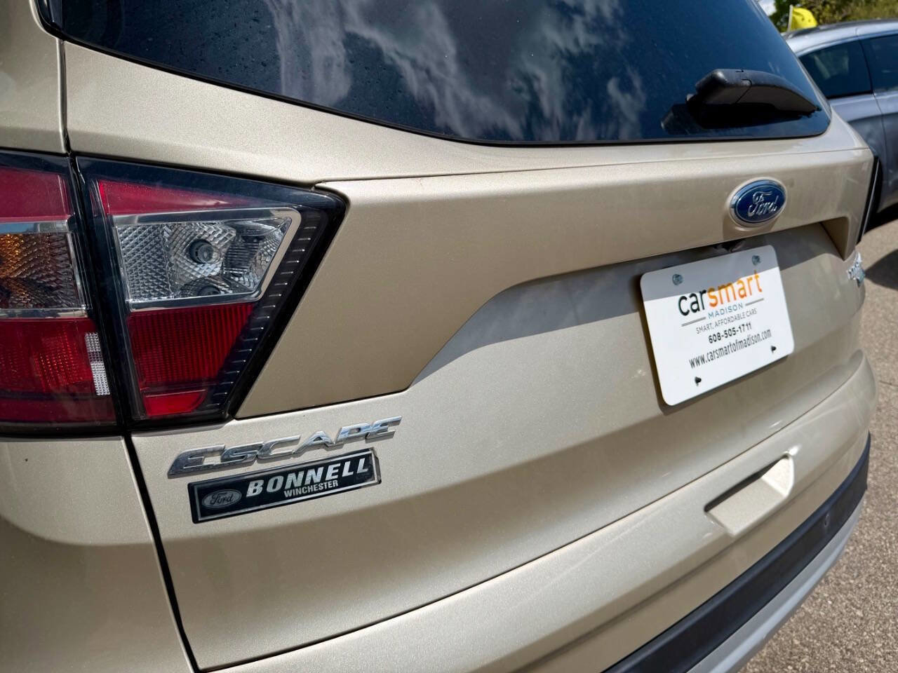 Used 2017 Ford Escape Titanium w/ Equipment Group 301A AWD/4WD image 12