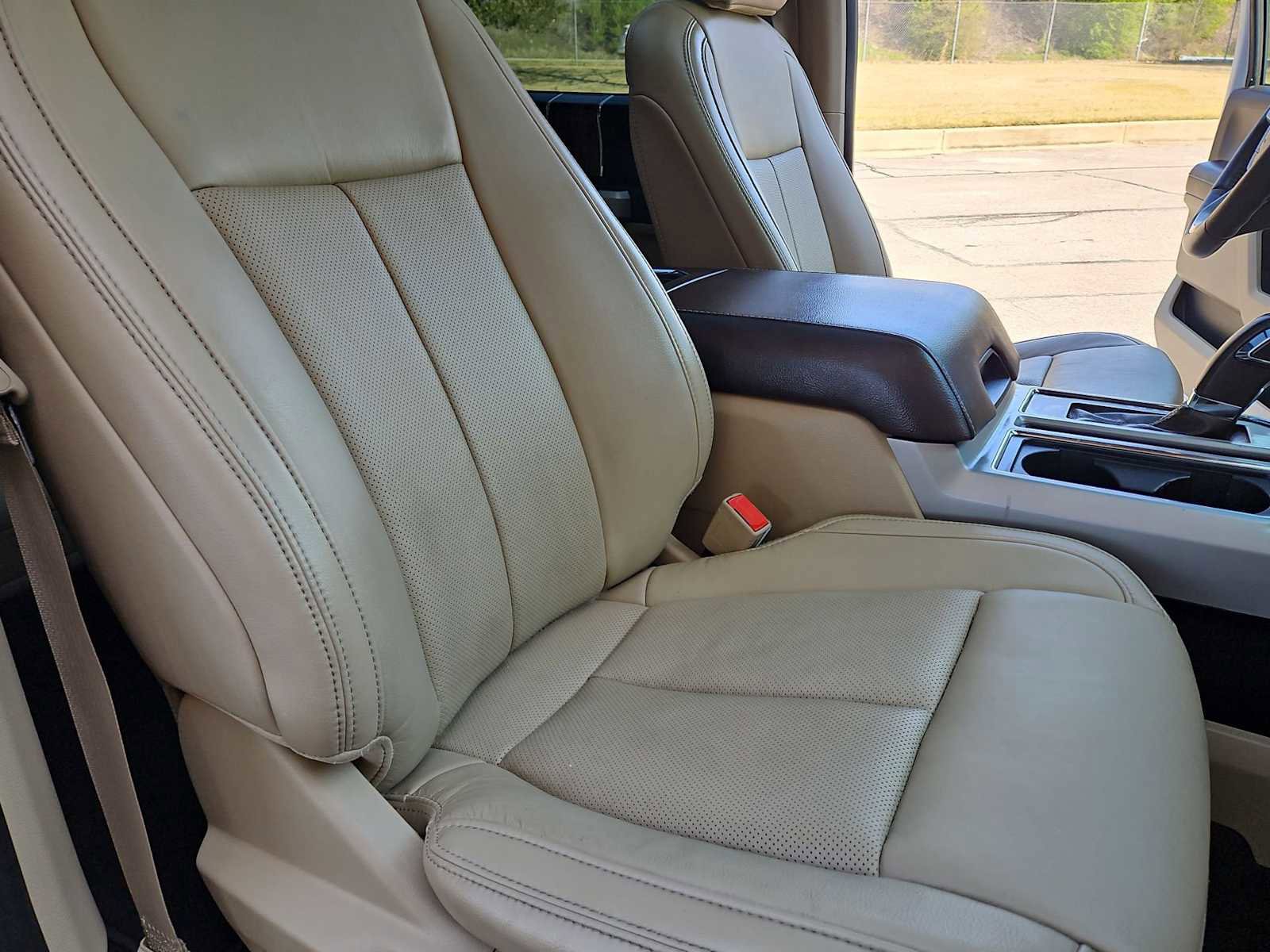 Used 2019 Ford F150 Lariat image 24