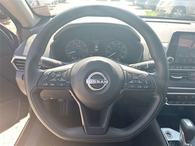 Used 2025 Nissan Altima 2.5 S image 24