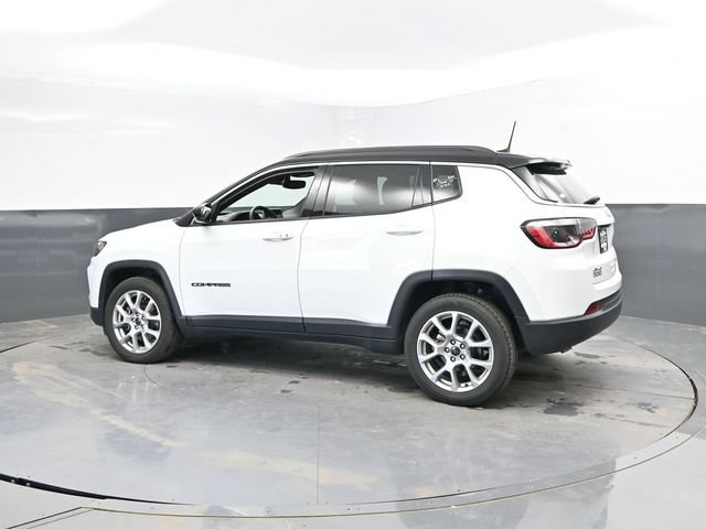 Used 2025 Jeep Compass Limited AWD/4WD image 8
