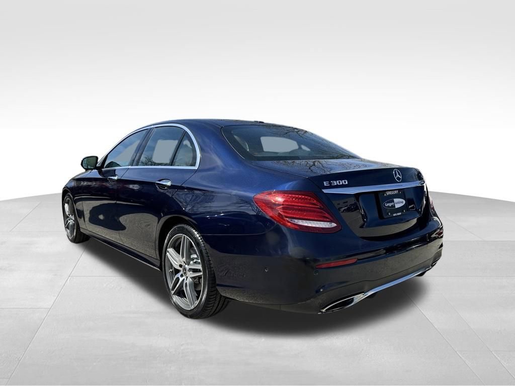 Used 2017 Mercedes-Benz E 300 4MATIC image 9
