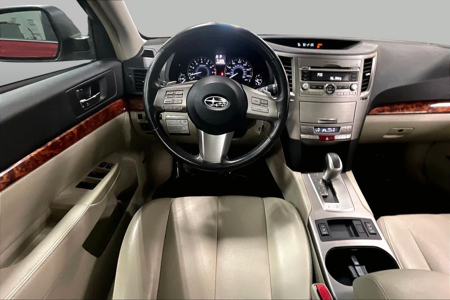 Used 2011 Subaru Outback 2.5i Limited AWD/4WD image 5