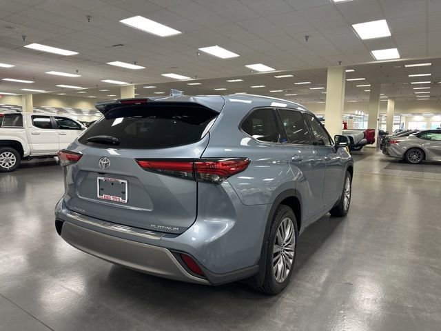 Used 2023 Toyota Highlander Platinum image 7