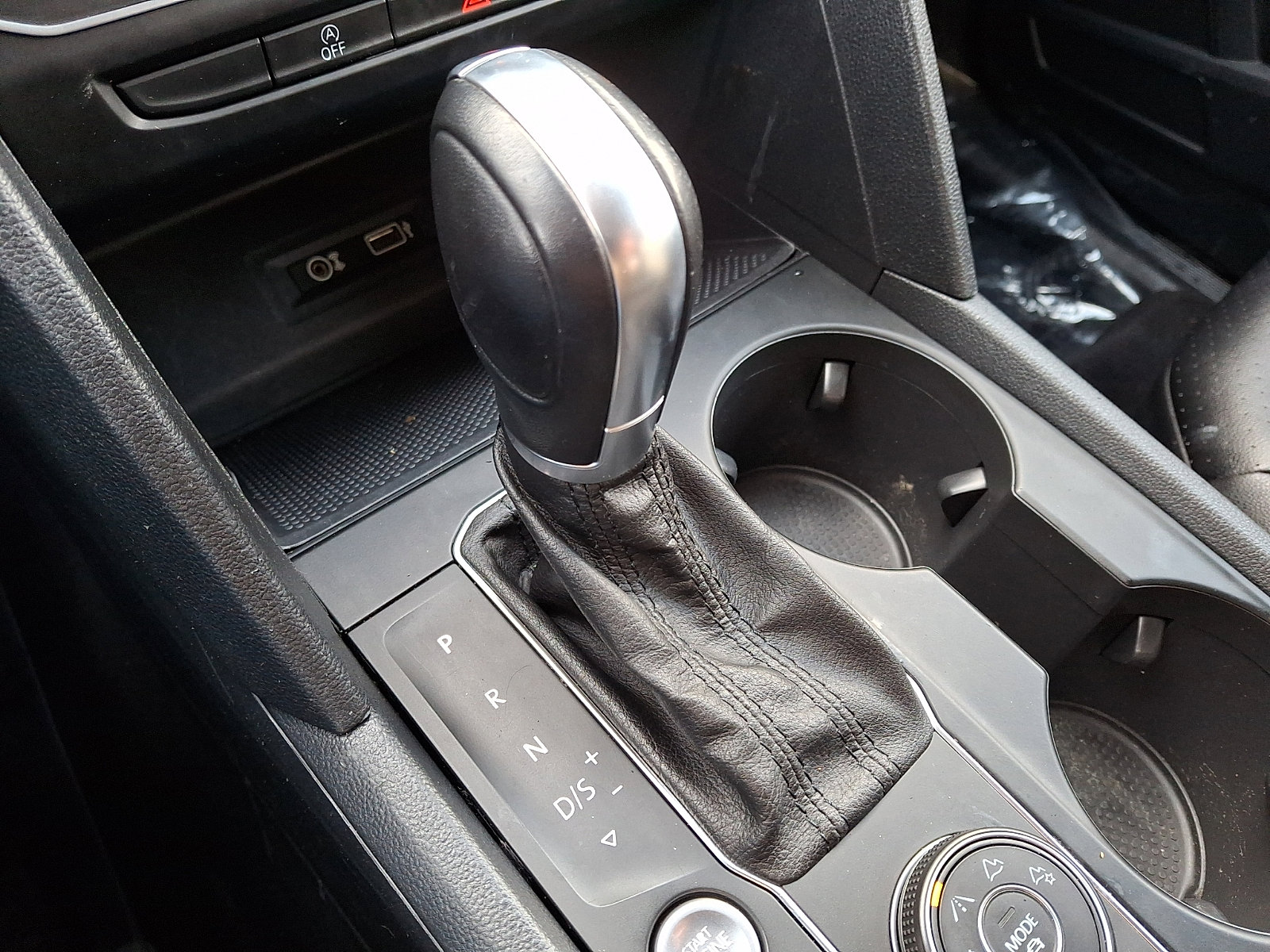 Used 2018 Volkswagen Atlas SE image 15