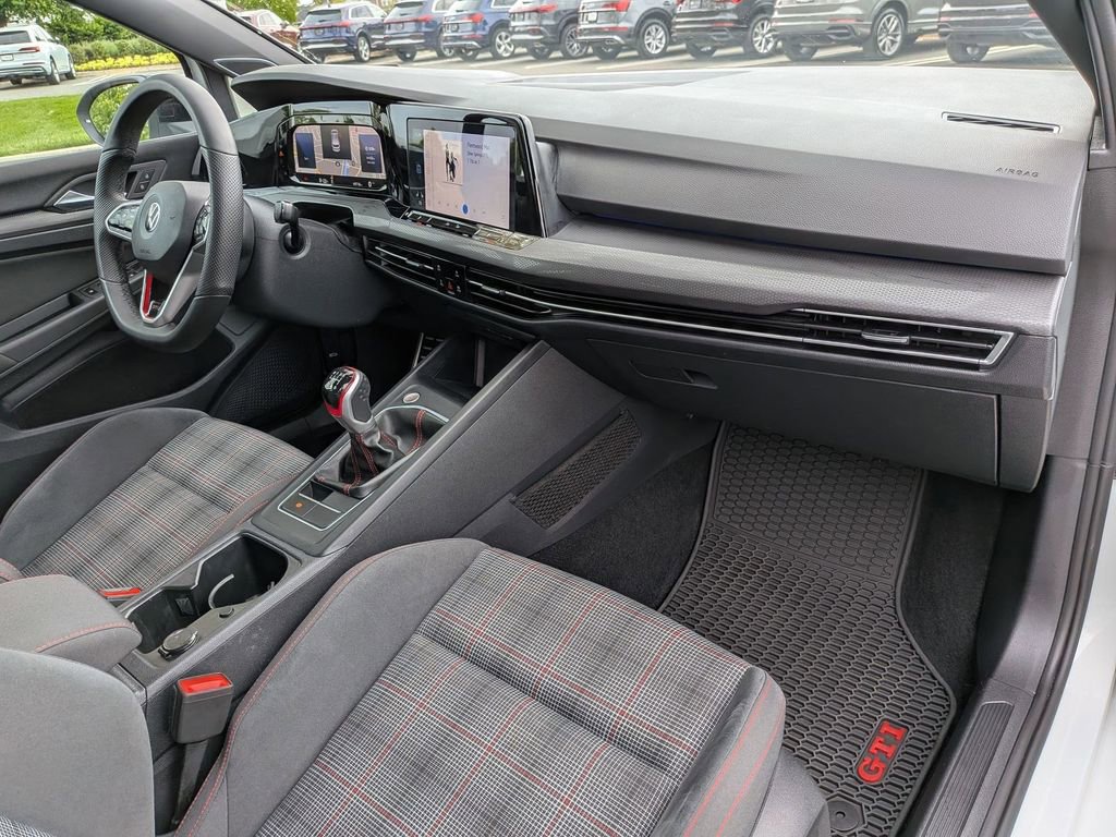 Used 2022 Volkswagen GTI SE FWD image 28