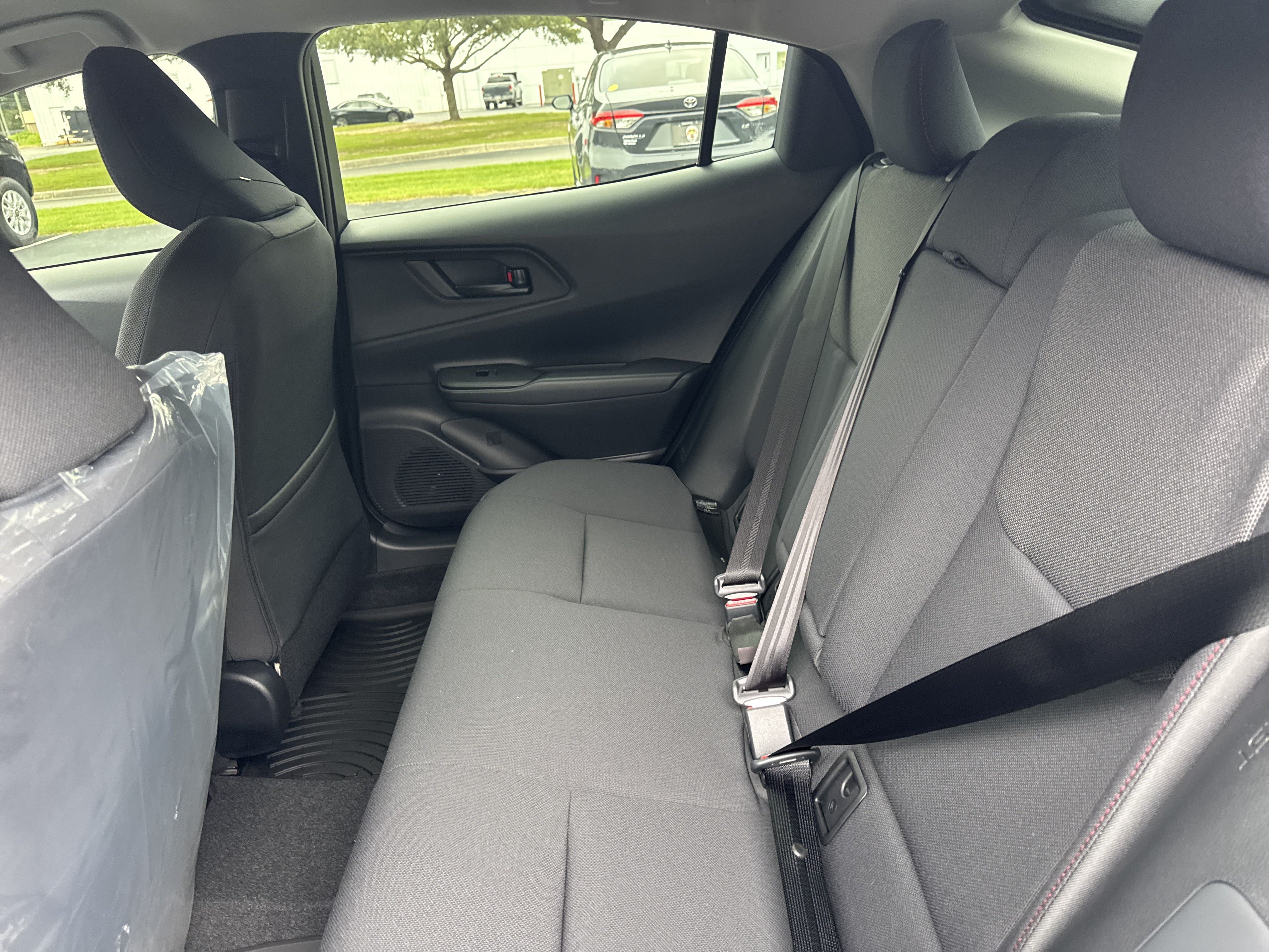 New 2025 Toyota Prius Plug-In Hybrid FWD image 23