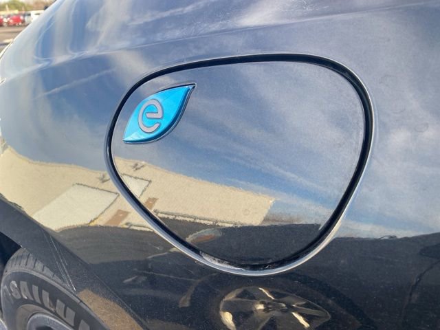 Used 2024 Chrysler Pacifica Premium image 18