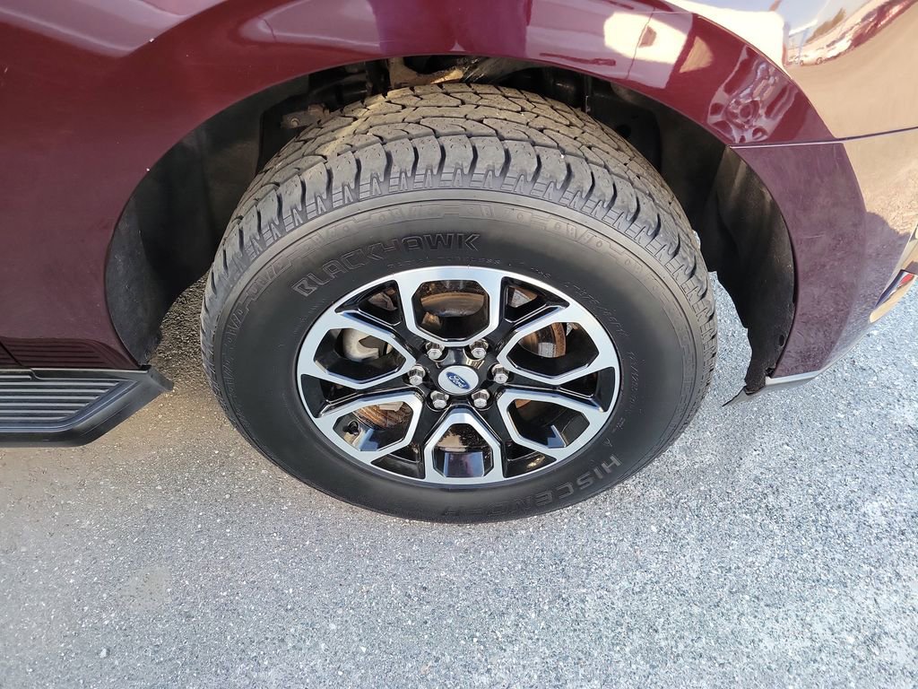 Used 2024 Ford Expedition Max XLT image 6