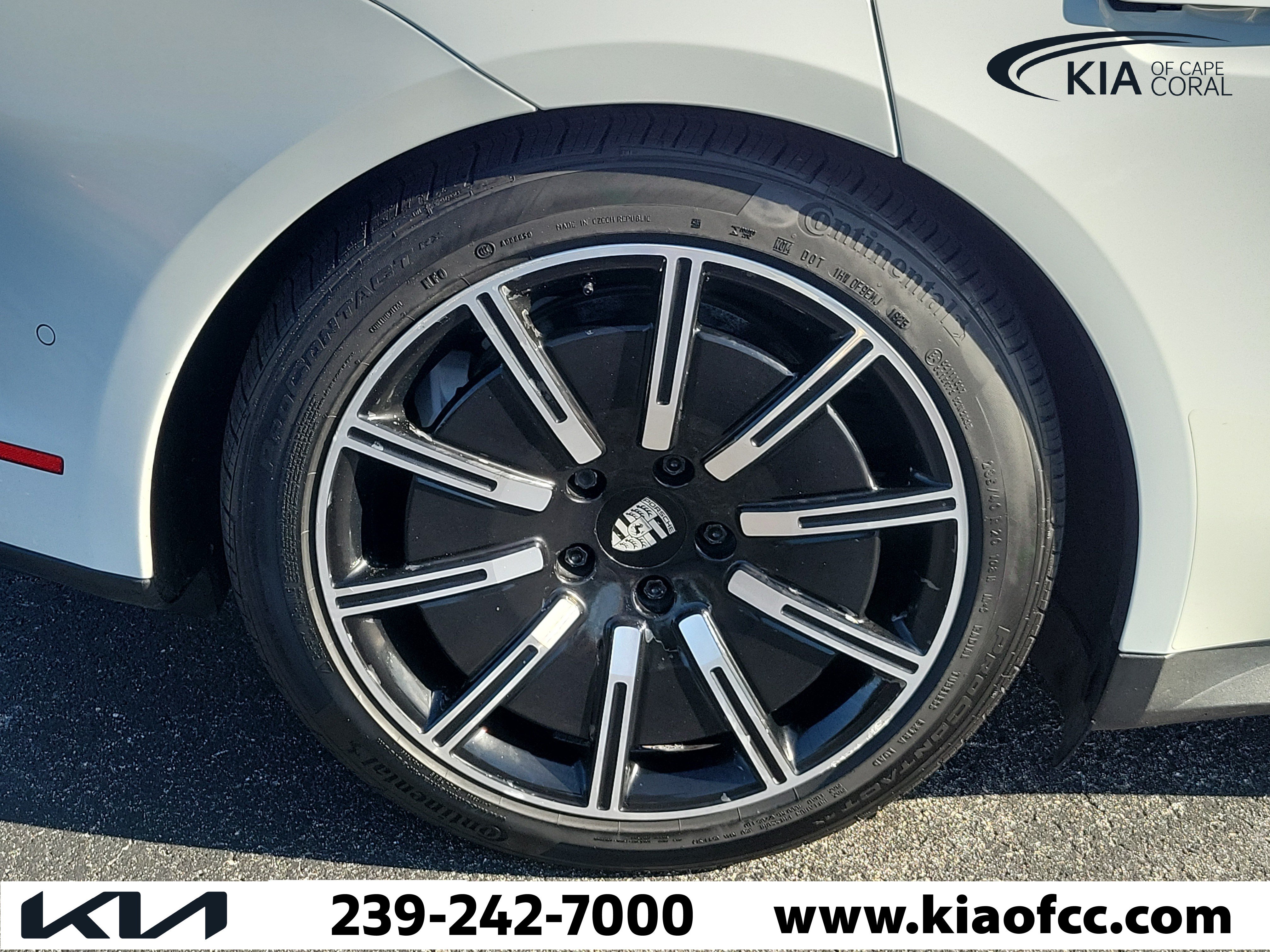 Used 2020 Porsche Taycan Turbo AWD/4WD image 9