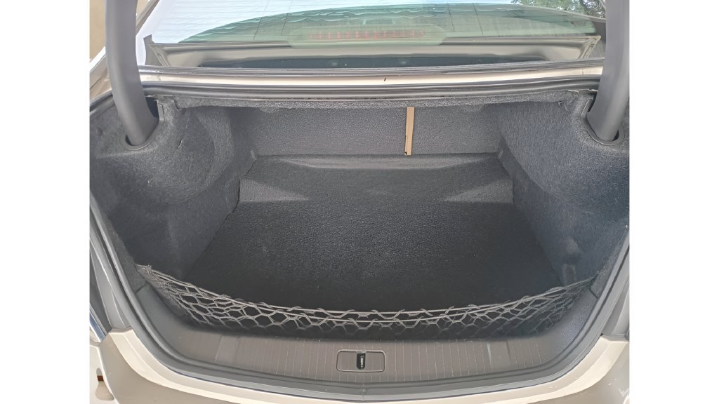 Used 2013 Buick LaCrosse Premium w/ Entertainment Package FWD image 15