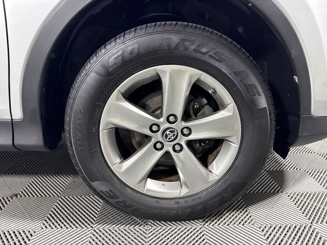 Used 2015 Toyota RAV4 XLE AWD/4WD image 11