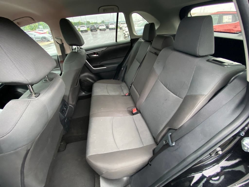 Used 2025 Toyota RAV4 XLE FWD image 24