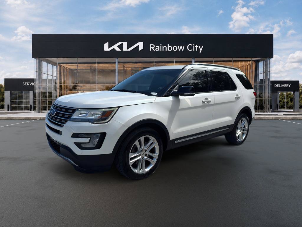 Used 2017 Ford Explorer XLT w/ Equipment Group 202A AWD/4WD image 1