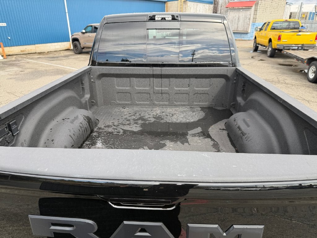 Used 2026 RAM 3500 Laramie AWD/4WD image 22