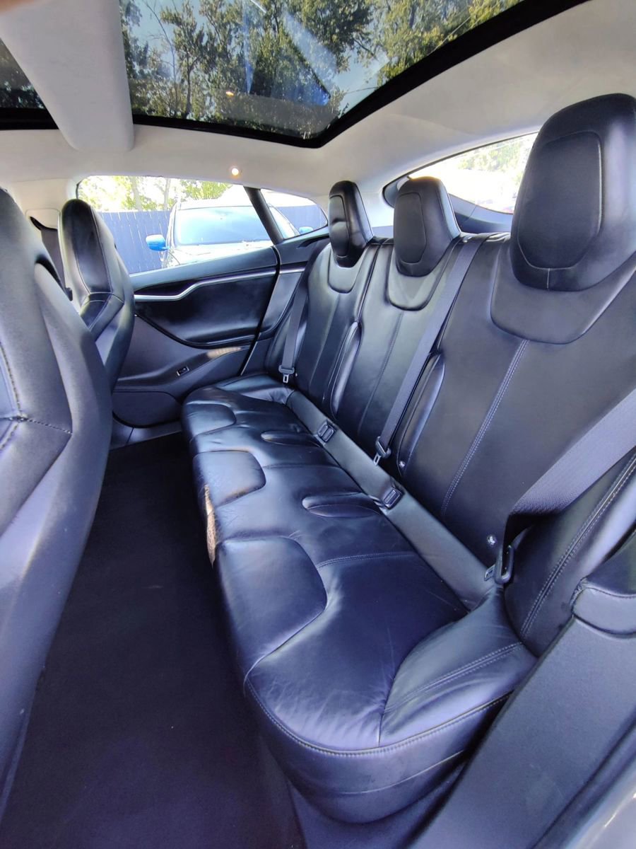 Used 2015 Tesla Model S 85D image 27