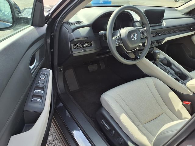 Used 2025 Honda Accord SE image 6